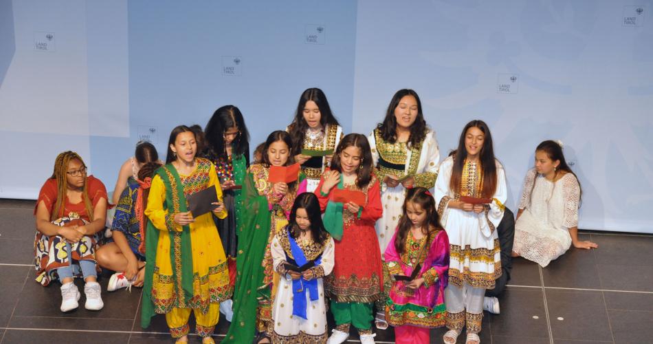 Die Sprachgruppe Persisch-Dari-Farsi bei der Festveranstaltung