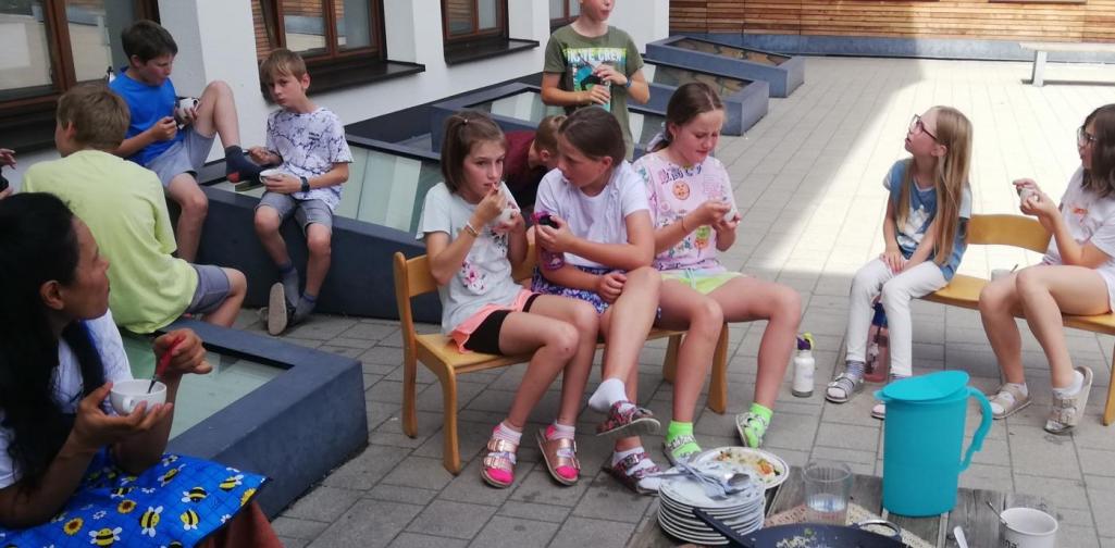 Mittelweerberg 2 Schüler*innen der VS Mittelweerberg beim Vorlesetag 2023